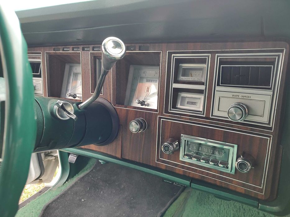 Lincoln Continental  Mark V w pełni odrestaurowany