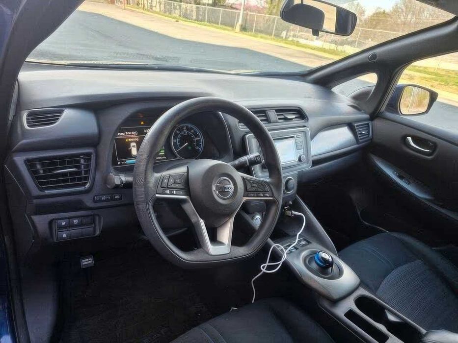 Nissan LEAF SV PLUS      2019