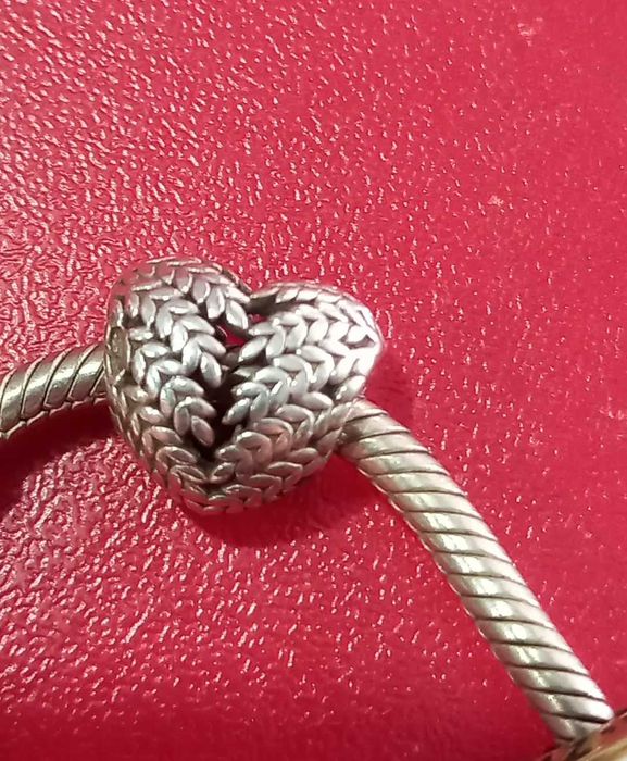 Намистини, шарми на Pandora, Yugen, Dagaz