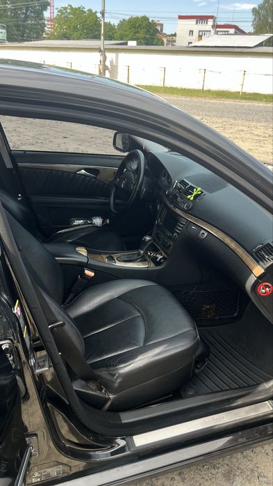 Mercedes w211 e320 2008