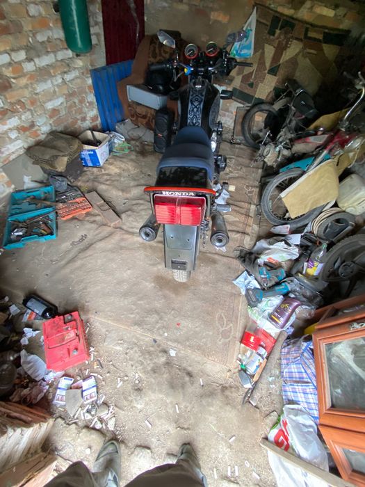 Мотоцикл Honda 900 кубов