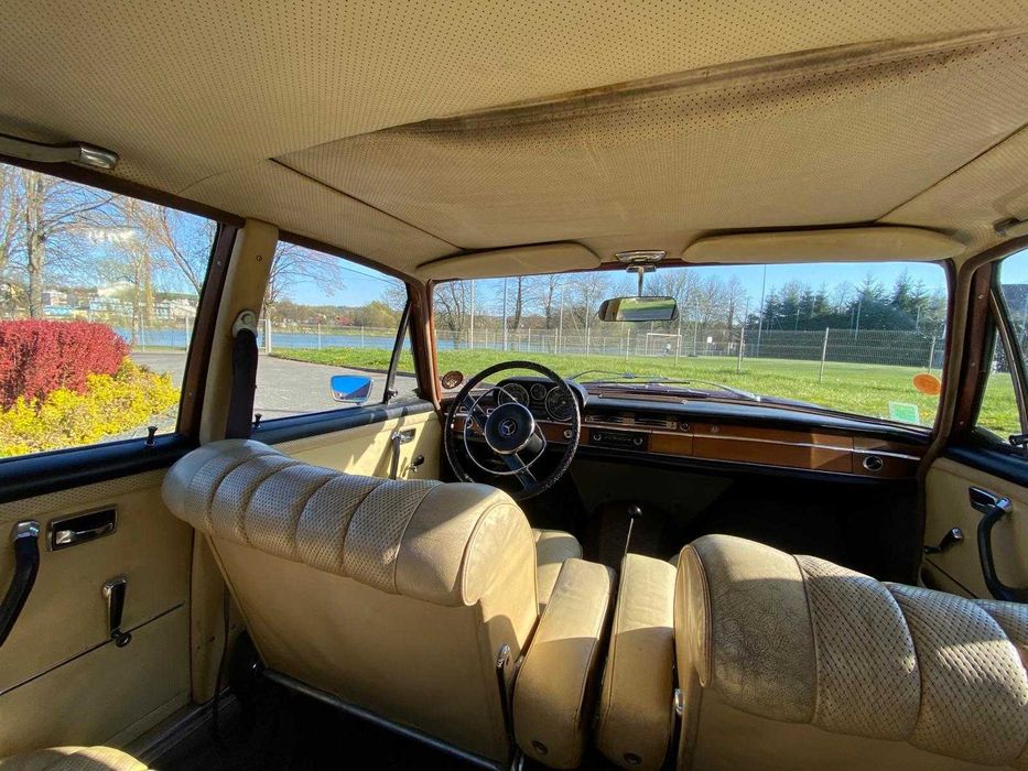 Samochód auto do ślubu Mercedes W108