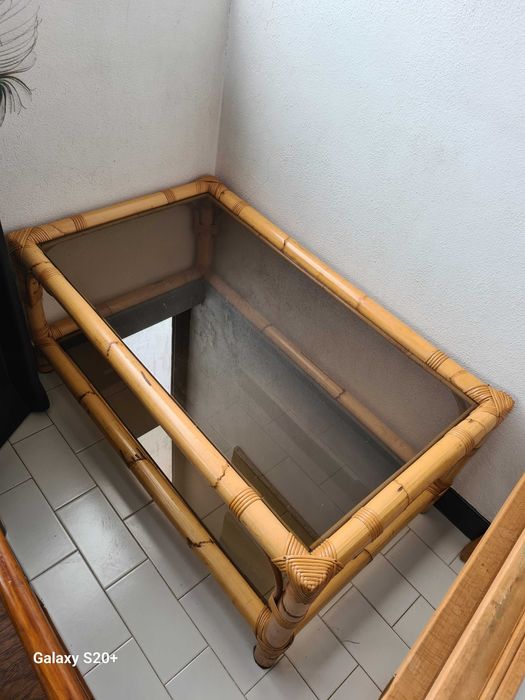 Mesa de apoio em bambu