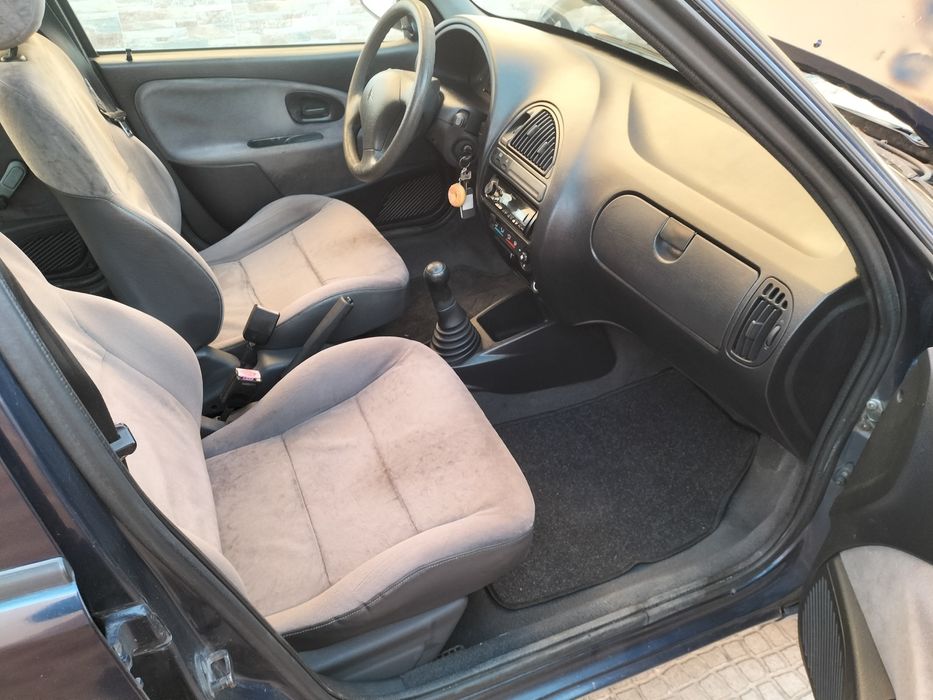 Citroen saxo 5 portas .