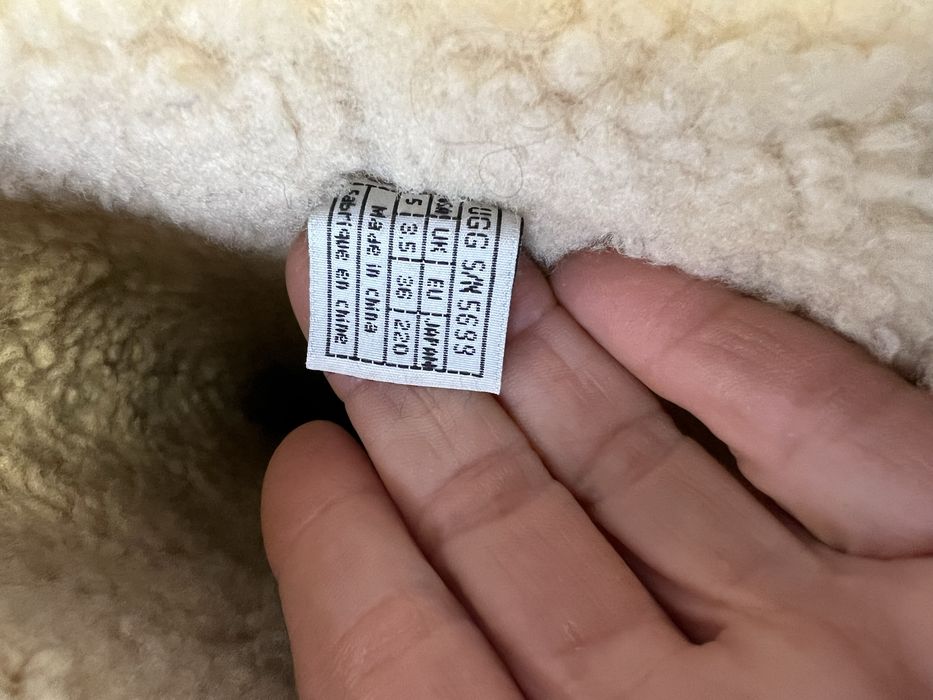 Резиновые сапоги UGG с манжетами и внутри овчина.