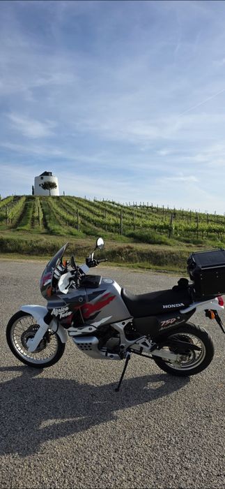 Honda Africa Twin 750 impecável