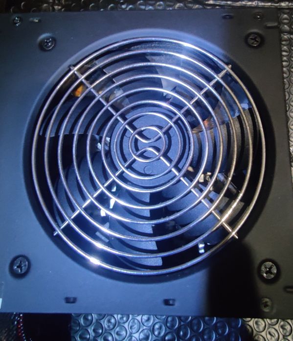 Chieftec GPS-500A8 500W блок живлення.