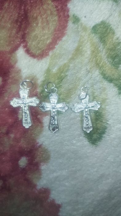 Продається медалонч  сербрст медлинч