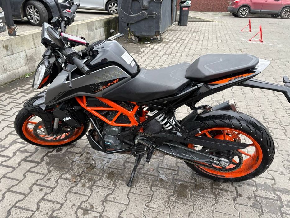KTM Duke 390 (2021)
