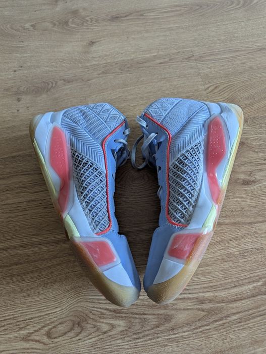 Баскетбольні кросівки Jordan 38