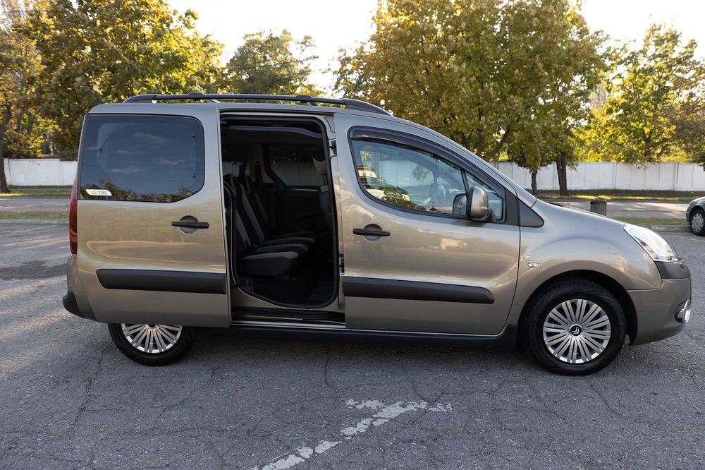 Продаж авто Citroen Berlingo 2014