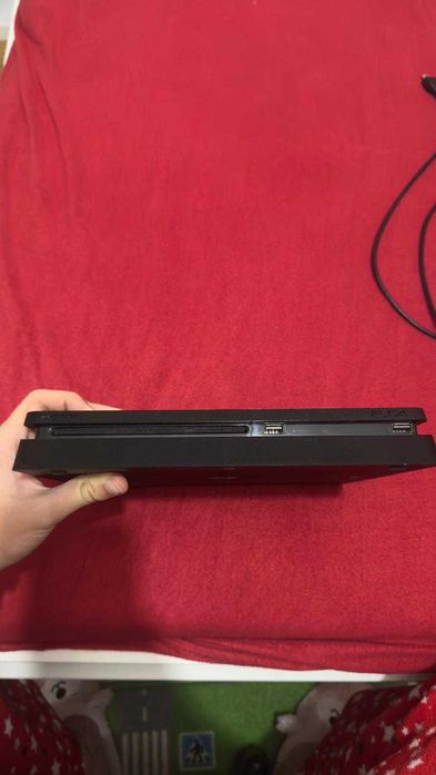 Vendo PS4 em bom estado.