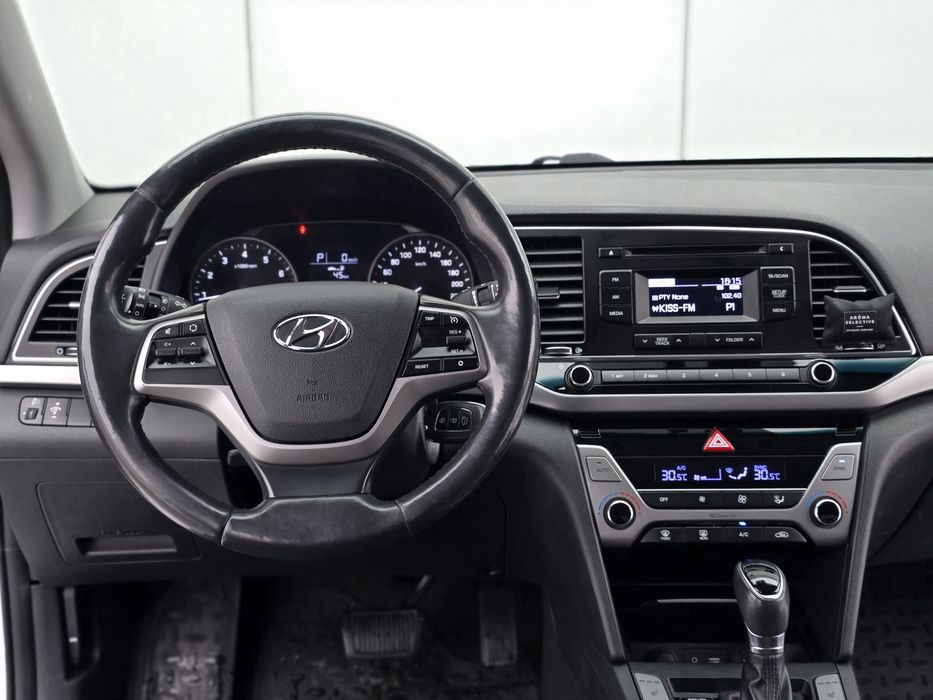 Продам свою Hyundai Elantra 1.6л -  2016г ( ОФИЦИАЛ,  ПЕРВЫЙ ХОЗЯИН  )