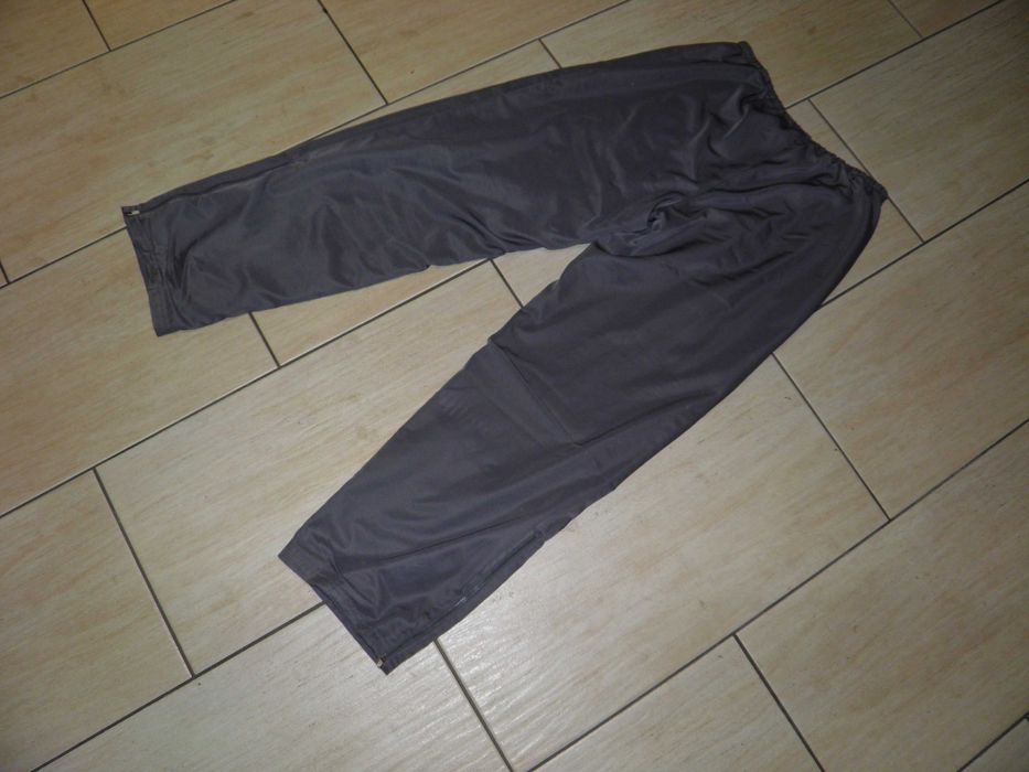 Spodnie dresowe damskie Nike r M .