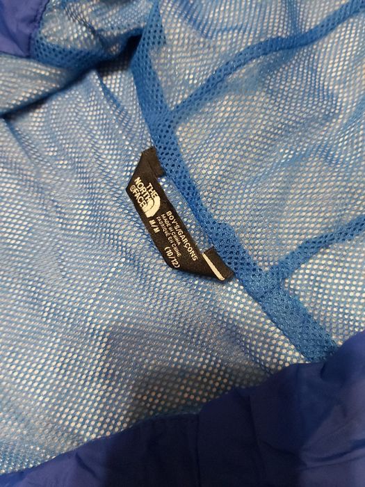 Продам ветровку на мальчика 10-13 лет.