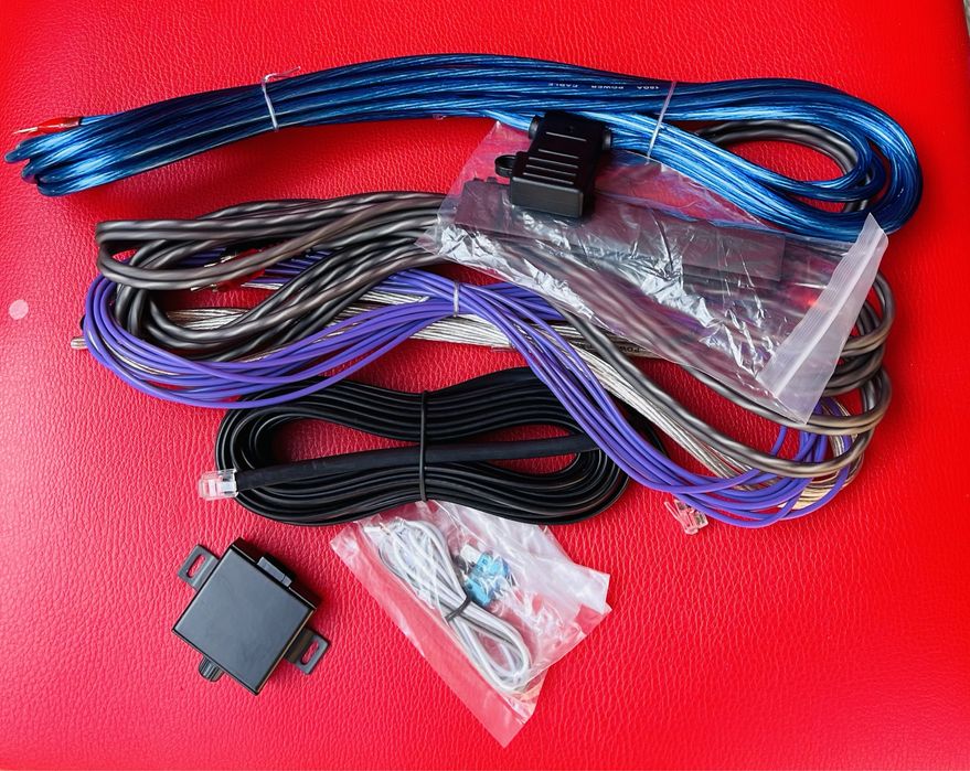 Сабвуфер активний автомобільний Mystery MBS-202A/320Вт/Провода у компл