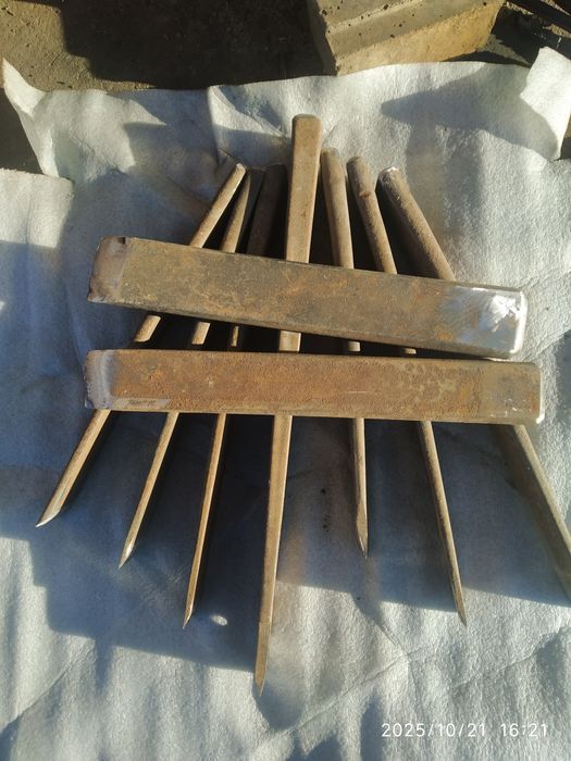 Круповська ресорна сталь - колуни для пеньків та колод.