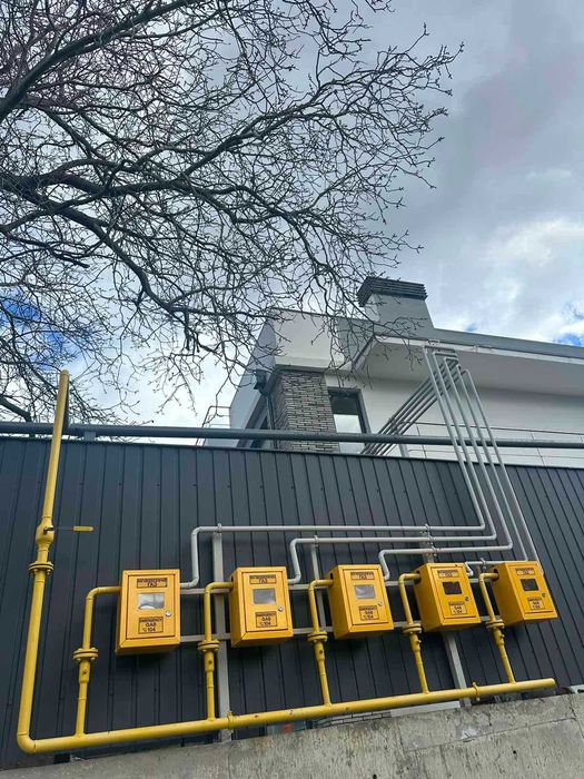 Таунхаус в стилі хай-тек, єоселя