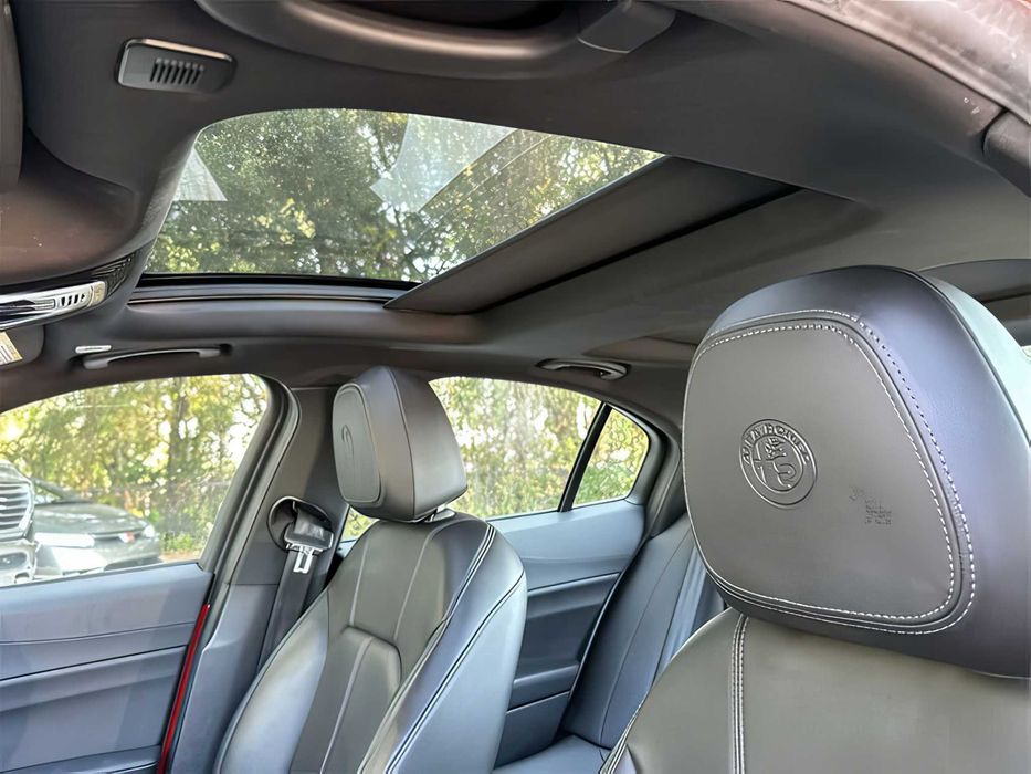 Alfa Romeo Giulia      2023