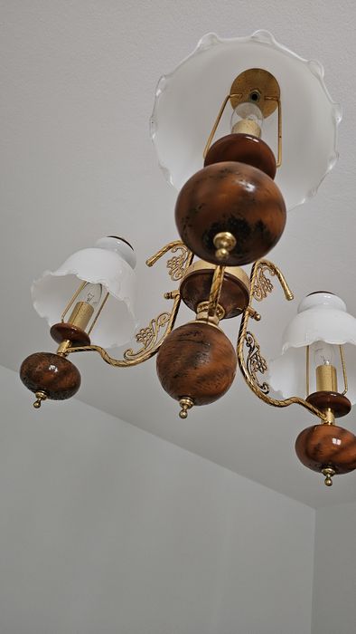 Lustre Quarto Antigo