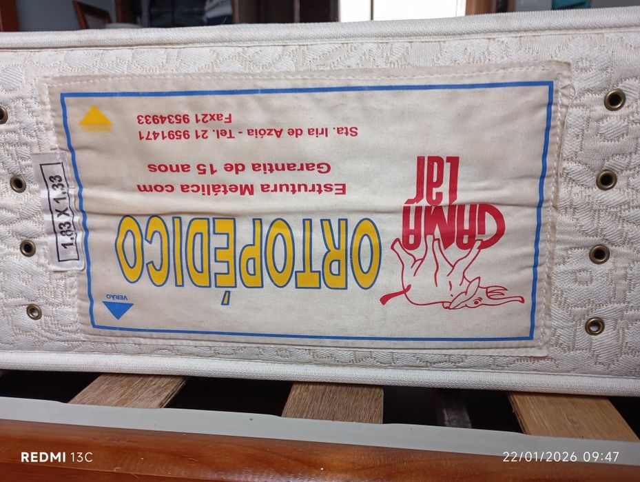 Cama de casal com colchão e estrado(valor negociável)