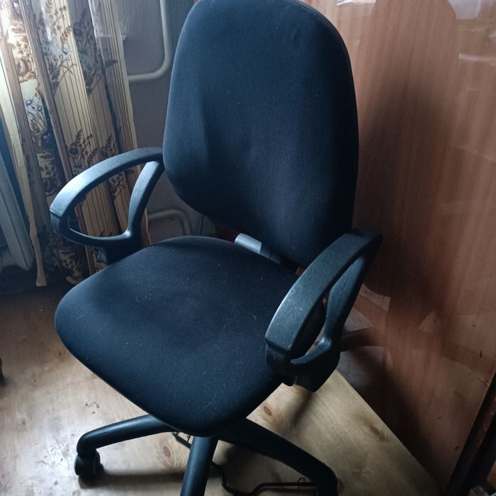 Продам стілець офісний