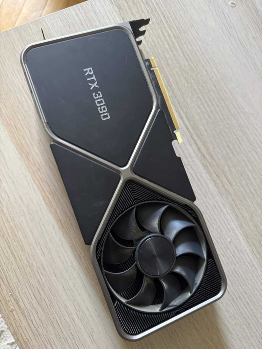 RTX 3090 Bez adaptera