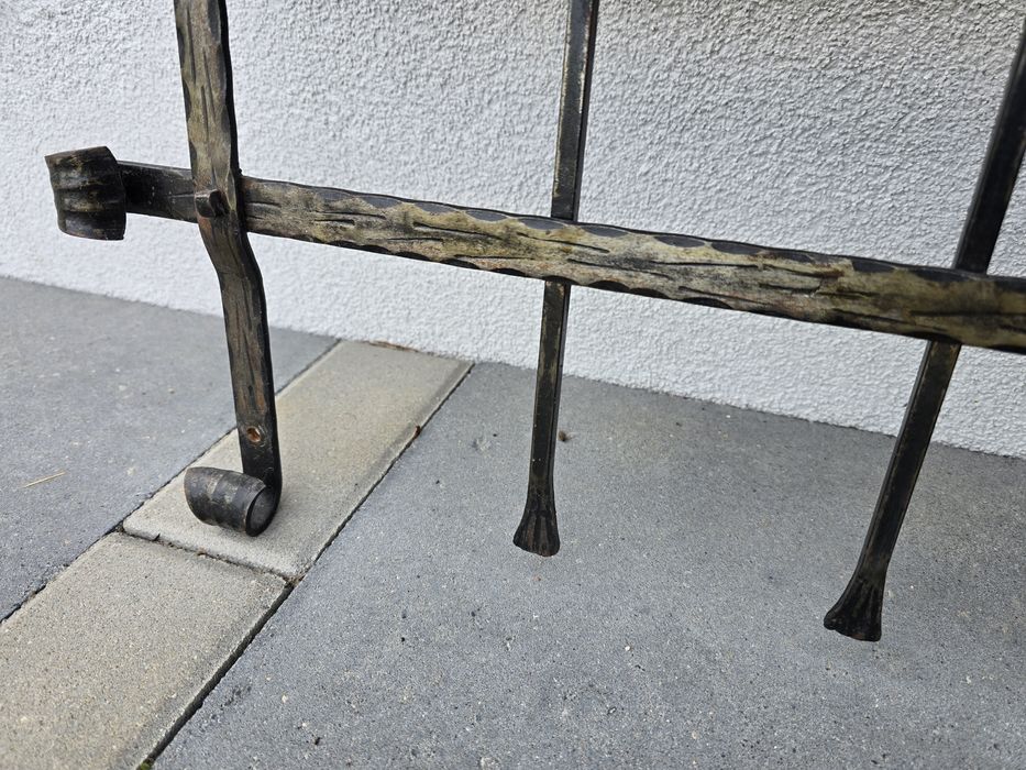 Wieszak kuty na ubrania