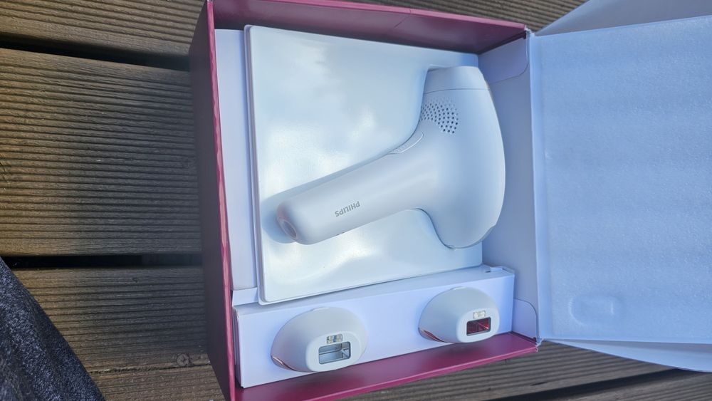 Depilator IPL Philips Lumea 7000