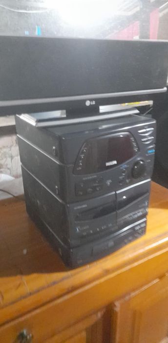 Colunas e radio mais 2 subwoofer Samsung tudo a funcionar perfeitament