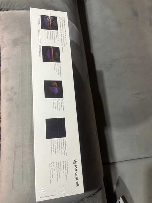 Nowa prostownica do włosów Dyson airstrait HT01