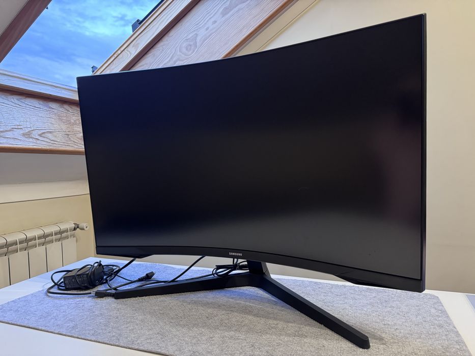 Monitor Gaming Samsung Odyssey 32” Curvo