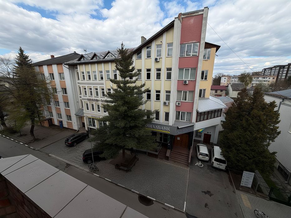 Продаж 2-кімнатної квартири в новобудові, центр Стрия