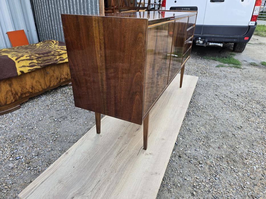 Komoda prl prj S.Albrecht jamik pod TV
