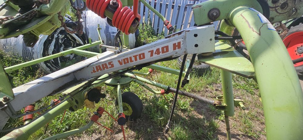 Zgrabiarka dwukaruzelowa claas przegrabiarka
