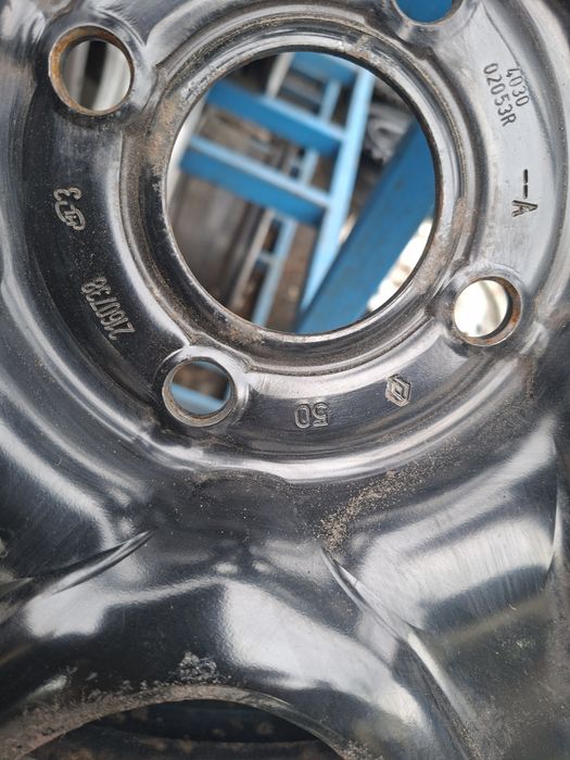 Диски структурні металеві з ковпаками 4/100 R16 6J ET37 Dacia Renault .