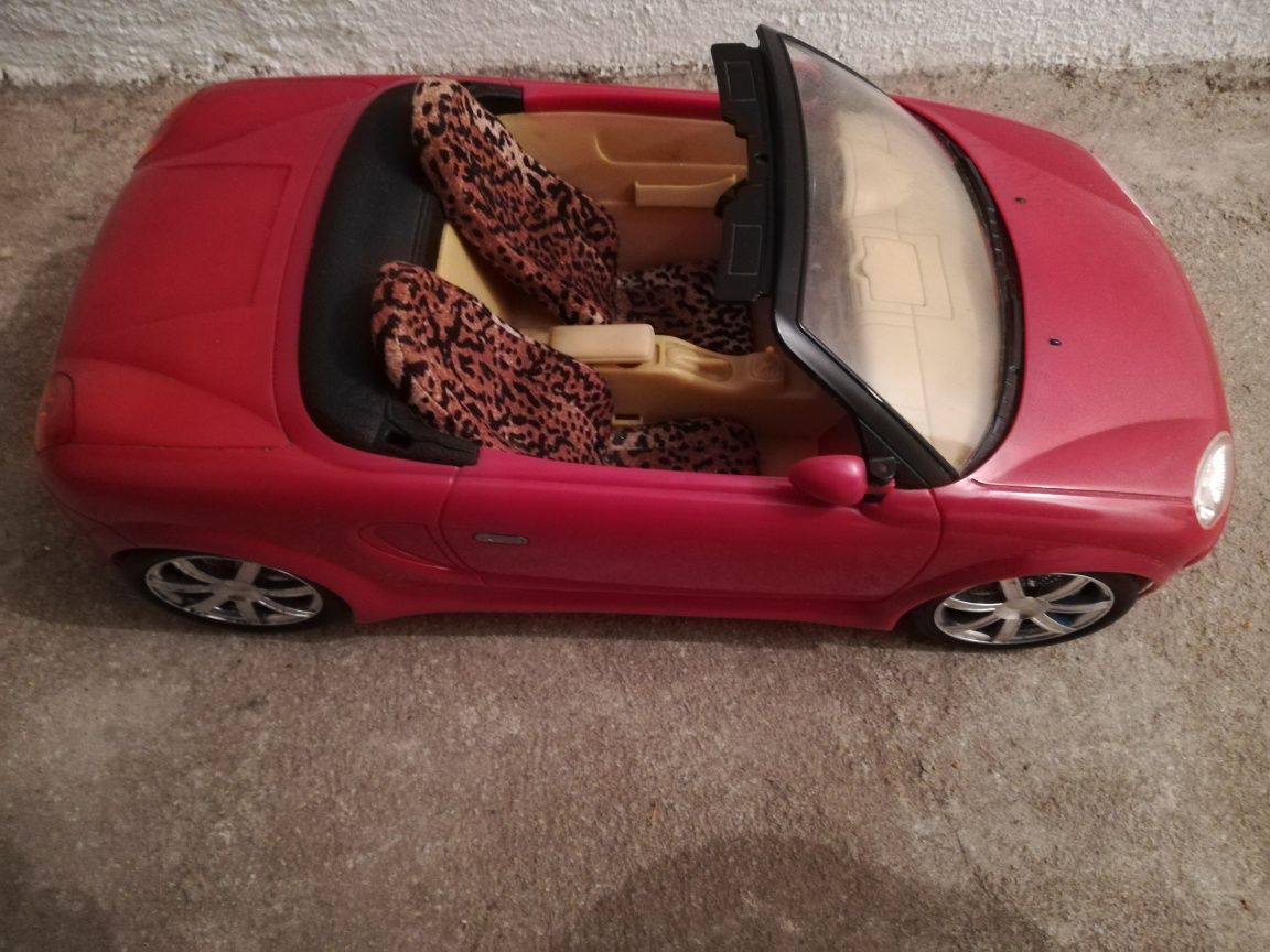 Barbie Boneca com carro descapotável