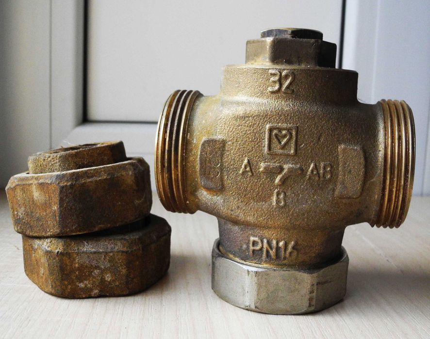 Продам трехходовой клапан