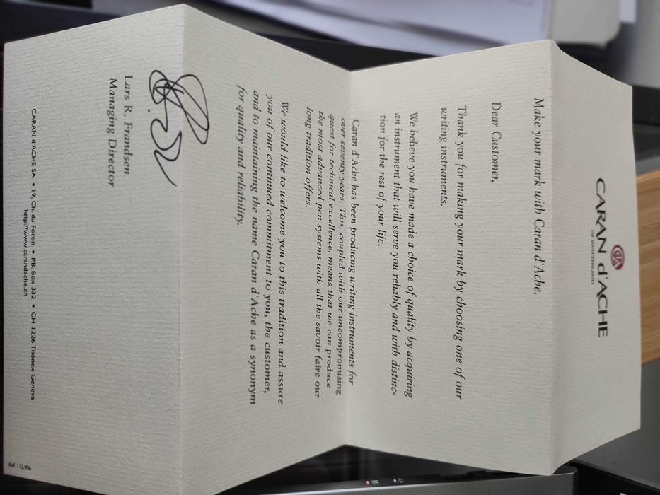 Caneta de Aparo Caran D'ache Lacada Preta Banhada a Ouro