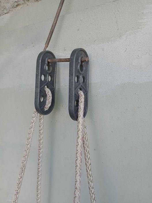 Гойдалка дитяча підвисна з спинкою закрита