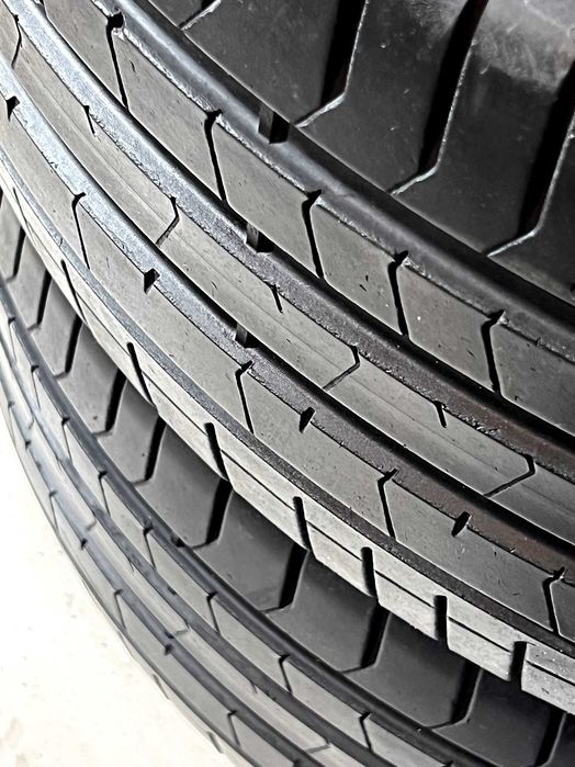 Pneus Pirelli Pzero PZ4 - 275/40/21 - Como NOVOS