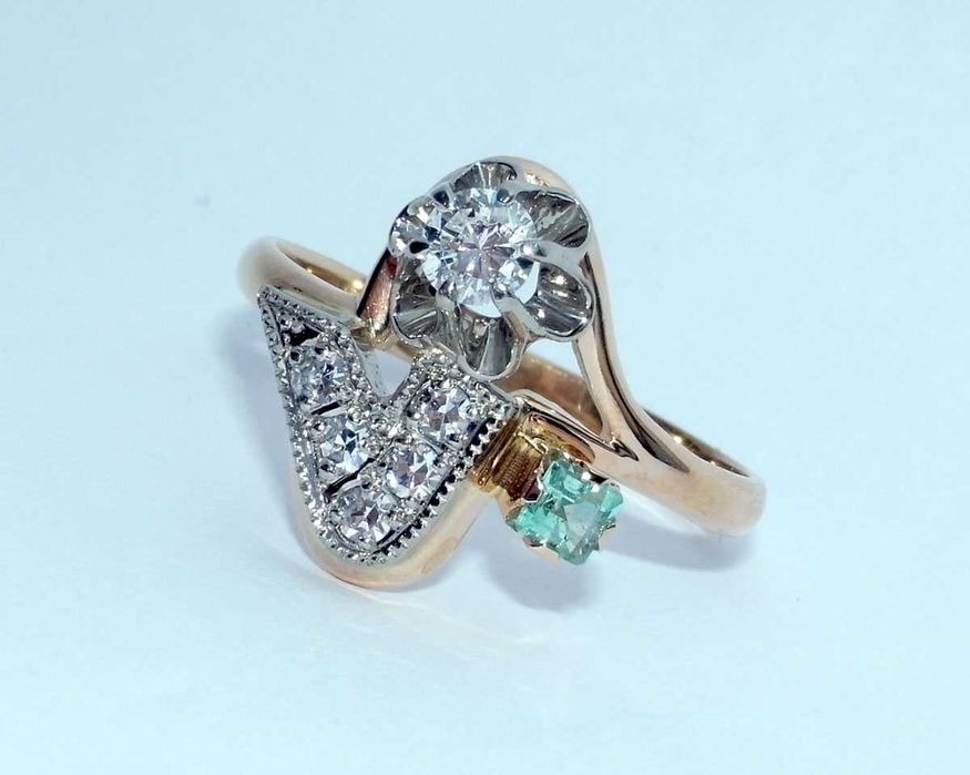 Кольцо золотое с бриллиантами и изумрудом СССР р.17.5