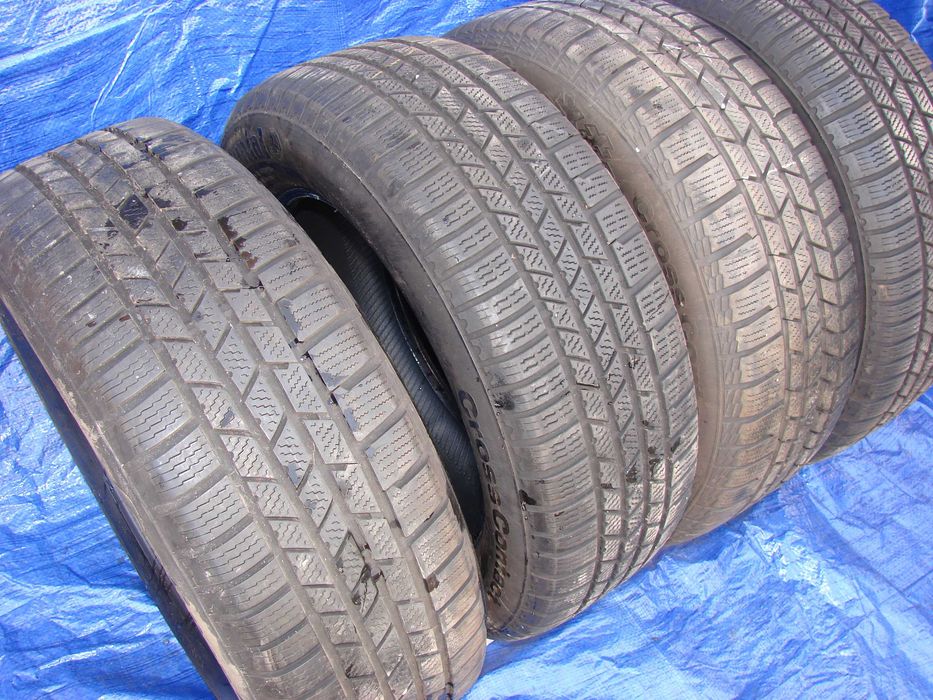 Continental Cros Contact 235.60.17 Zima