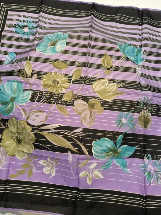 Fioletowa chustka apaszka na szyję