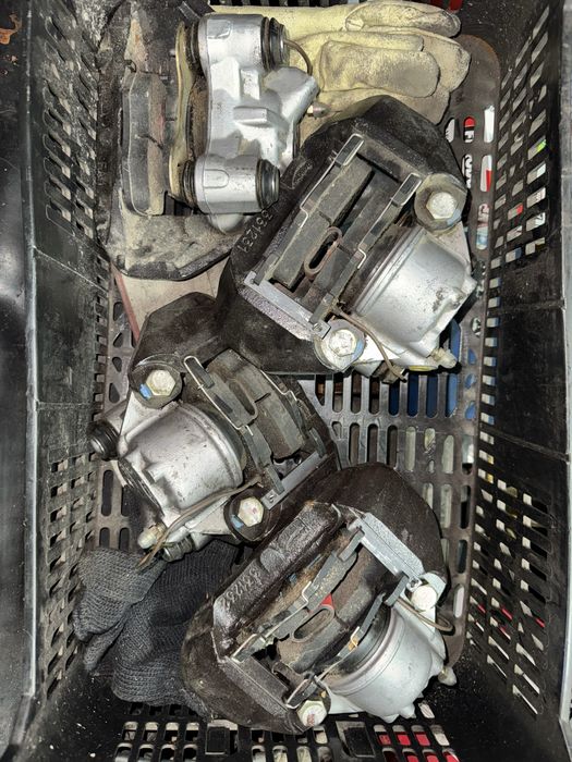 Bombas rodas da frente Renault