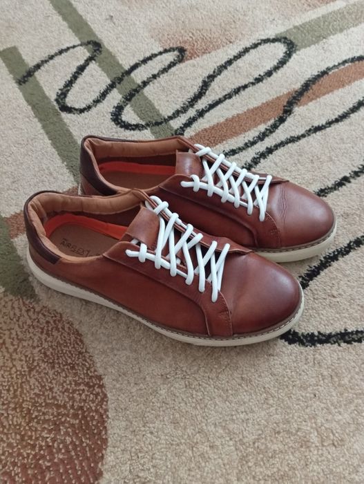 Кроссовки кожа next мужские покупал в Англии