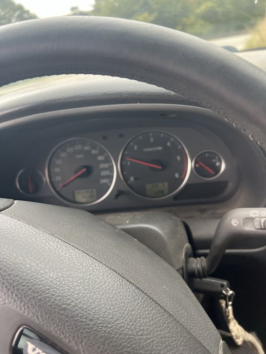 Volvo v40 1900 ano 2003 — photo 5