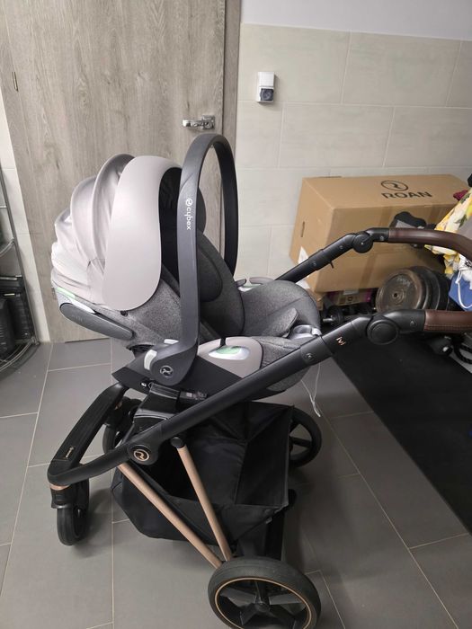 Fotelik CYBEX cloud T z bazą