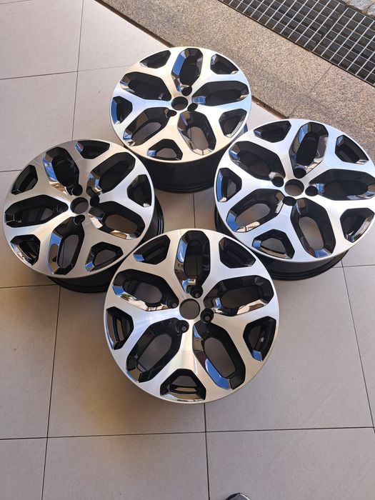 Conjunto de jantes 17"  Renault  .