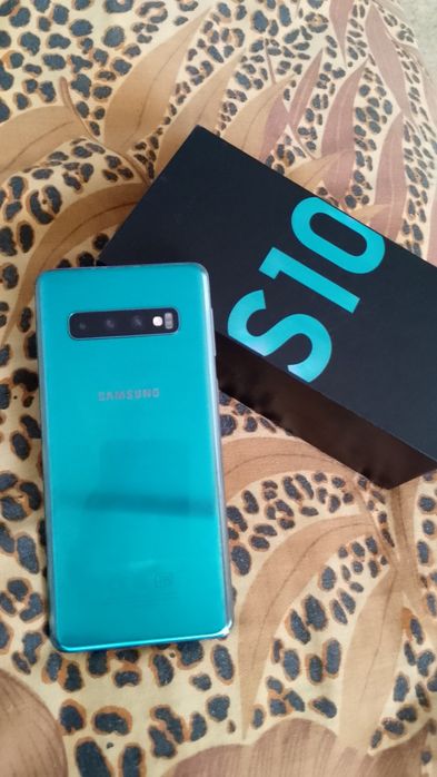 Самсунг.    S 10